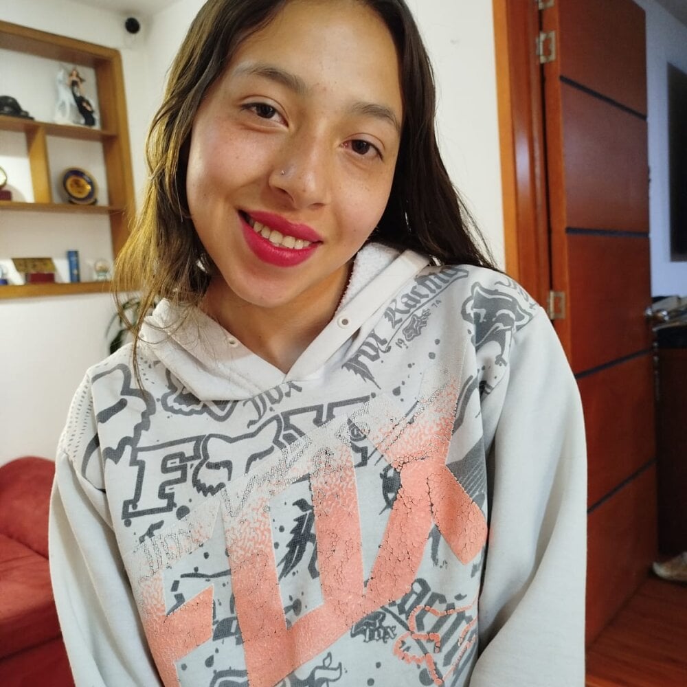 Valeria_roussi's Offline XXX Chat
