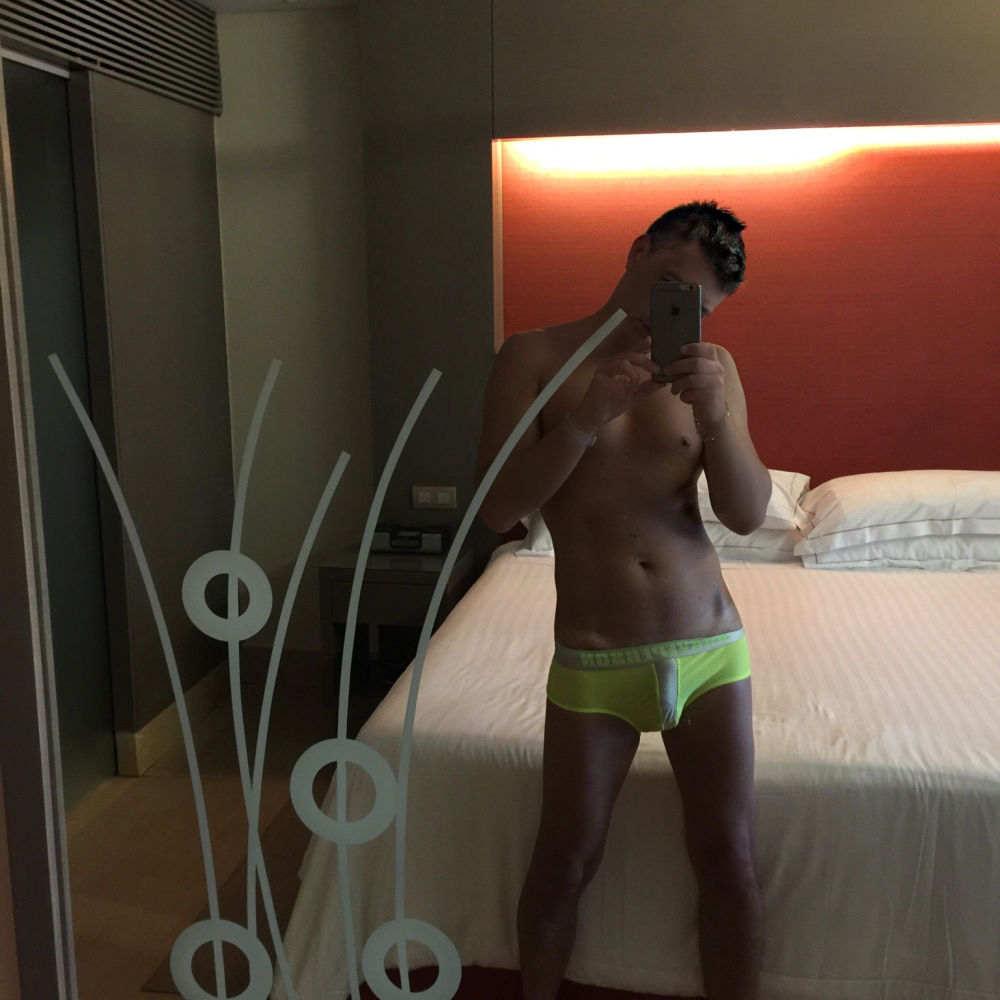 Kev_jenner nude on cam A