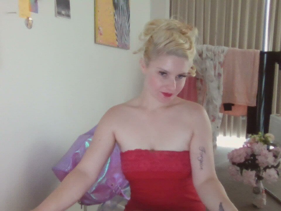 Live sex webcam photo for CRAZYCRYSTALCRAYAZIONZ #289161564