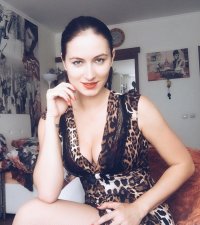 VeronicaLeoni's Offline Chat Room