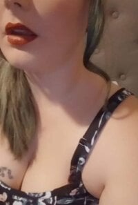 KinkyByDemand's Offline Chat Room