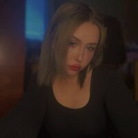 LinaWolfred's Offline XXX Chat