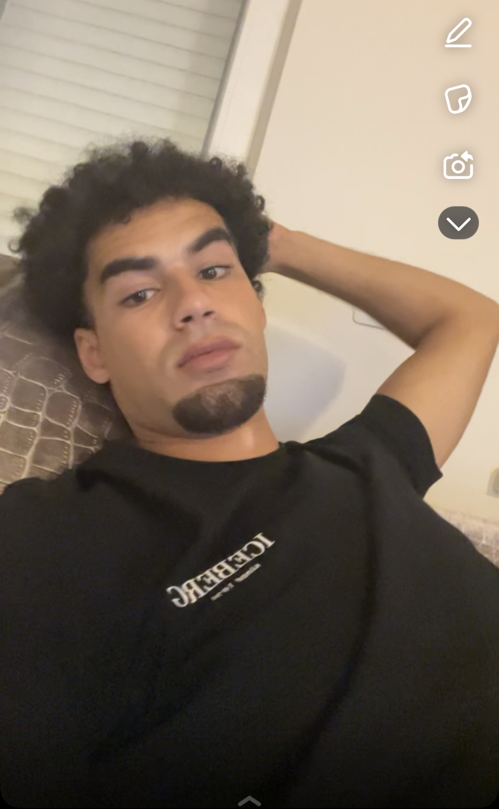 thegoldenboyyy from stripchat