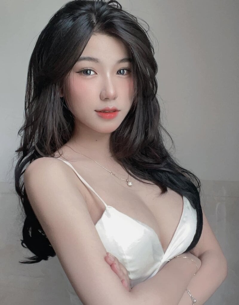 Watch DA-EUN live on cam at StripChat