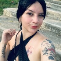 dalila_thompson's Offline Chat Room