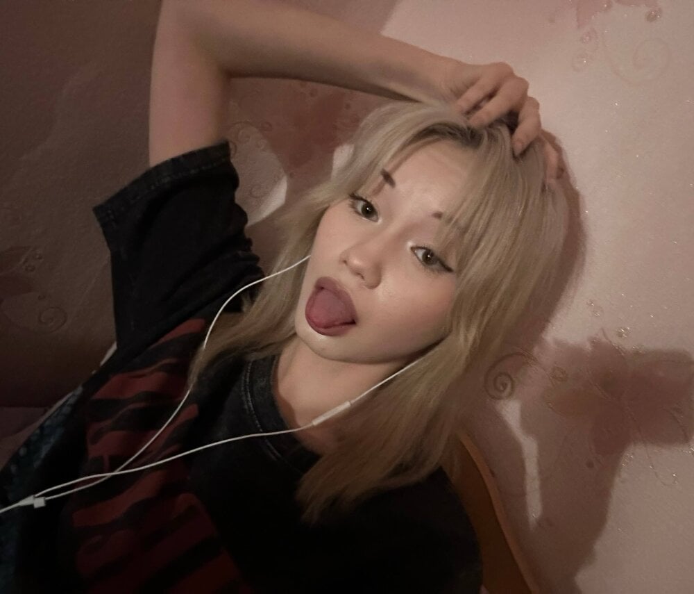 NanaYuna Offline XXX Chat