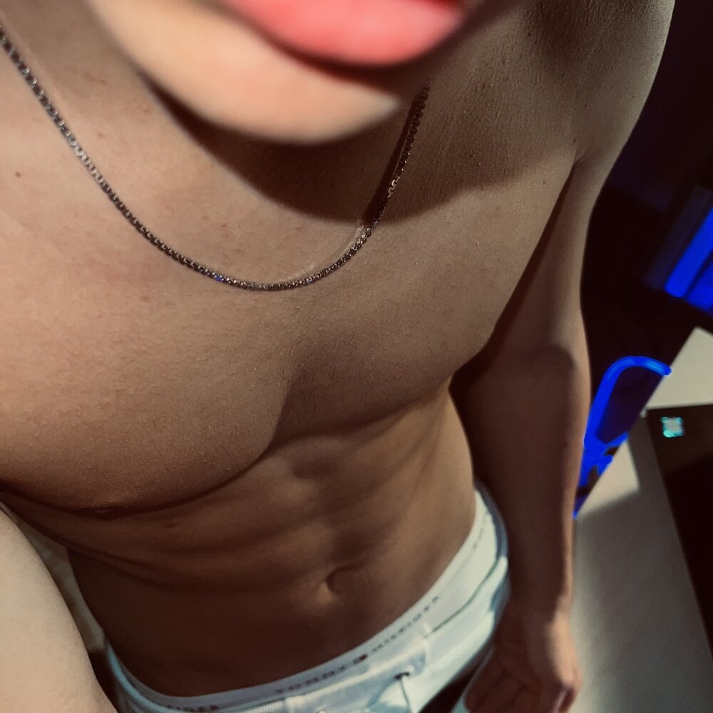 denisss07 Offline XXX-chat