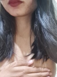 Shreya-Yash's Offline XXX Chat