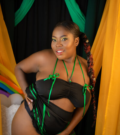 Yoryet- - curvy ebony