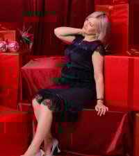 BlondeBrilliant7's webcam live show