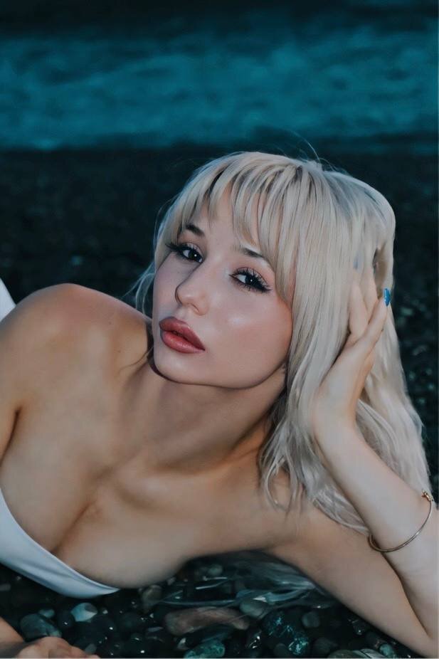 Angel_Dollyy