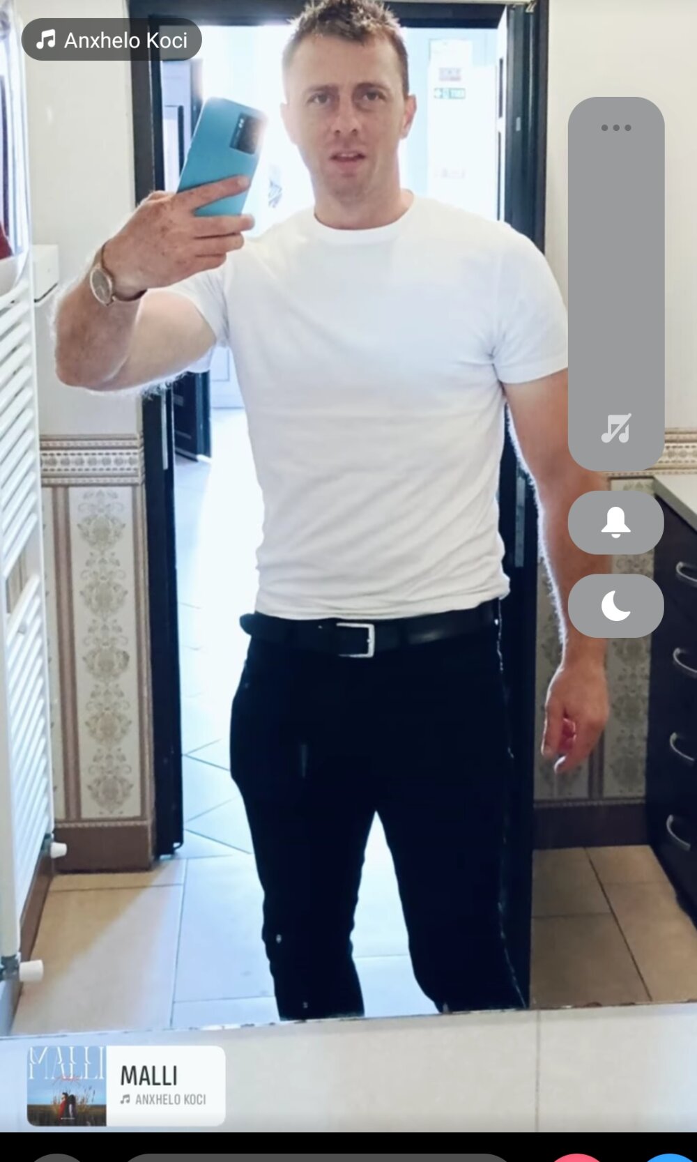 gabriel35gabi from stripchat