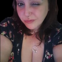SarenaLockhart's Offline Chat Room