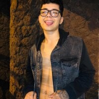 vanegas_luis's webcam live show
