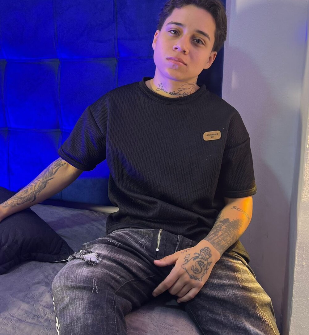 Parker_Noah's Offline XXX Chat