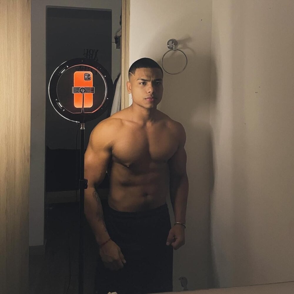 xaviercoleman from stripchat