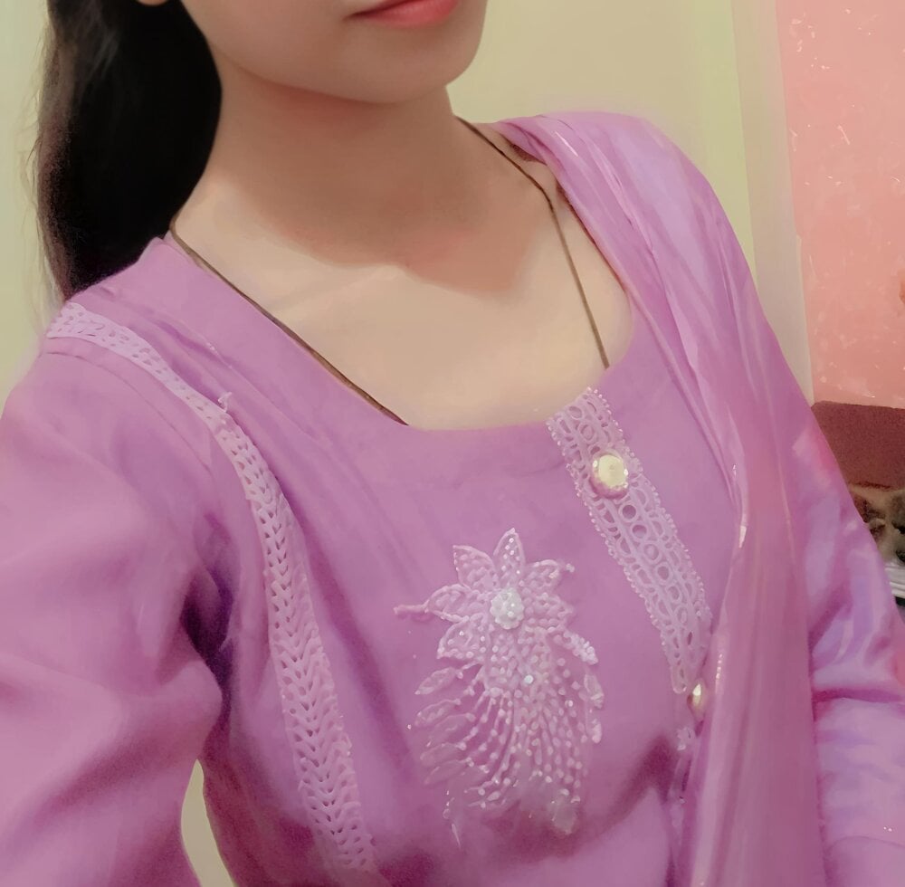shaniyamirza profile