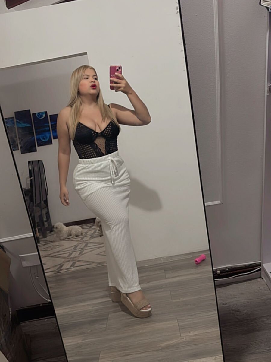 mia_moons1 profile