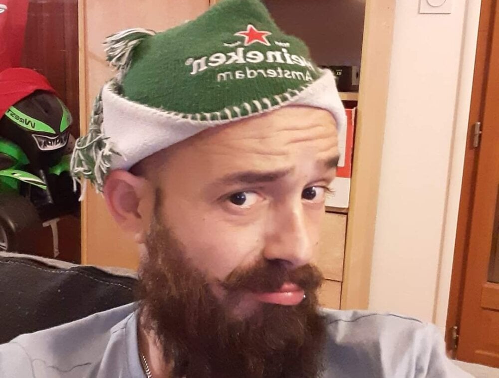 cedricg07's Offline XXX Chat