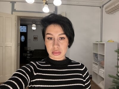 Caitlyn_Snow