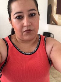 Helenabedoya's Offline Chat Room