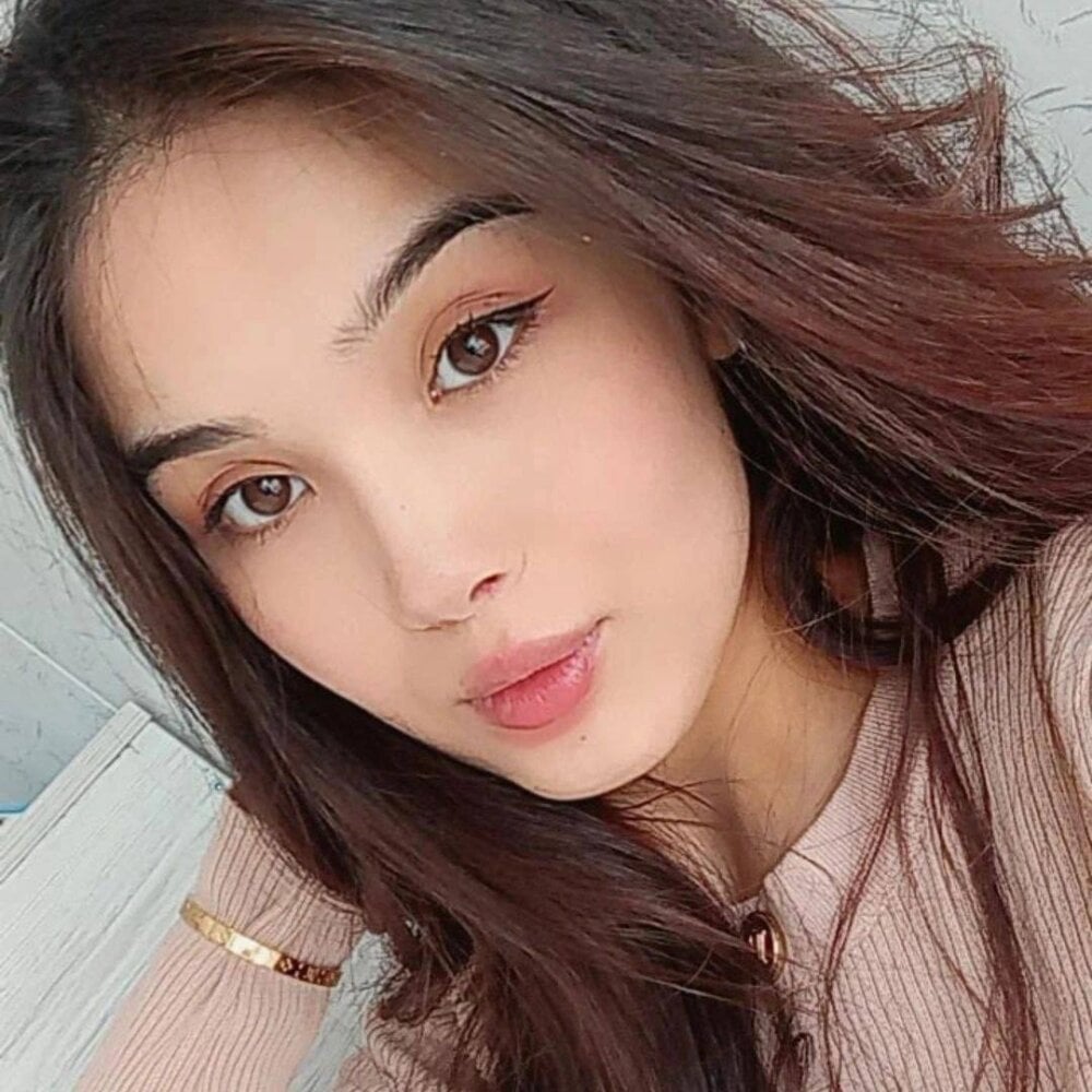 stripchat aylinblush webcam profile pic via sexcityguide.com