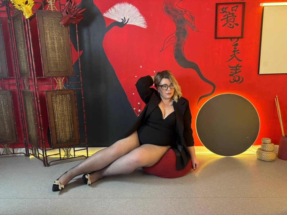 livesex.fan dianahaworn livesex profile in land-of-pleasures cams