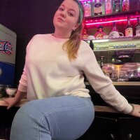 RedFox_xxx's Offline Chat Room