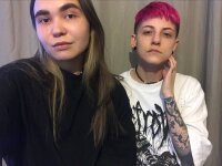 Lola_Lisa's Offline Chat Room