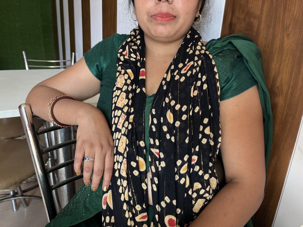 Live sex webcam photo for Mona-Singh #289989642