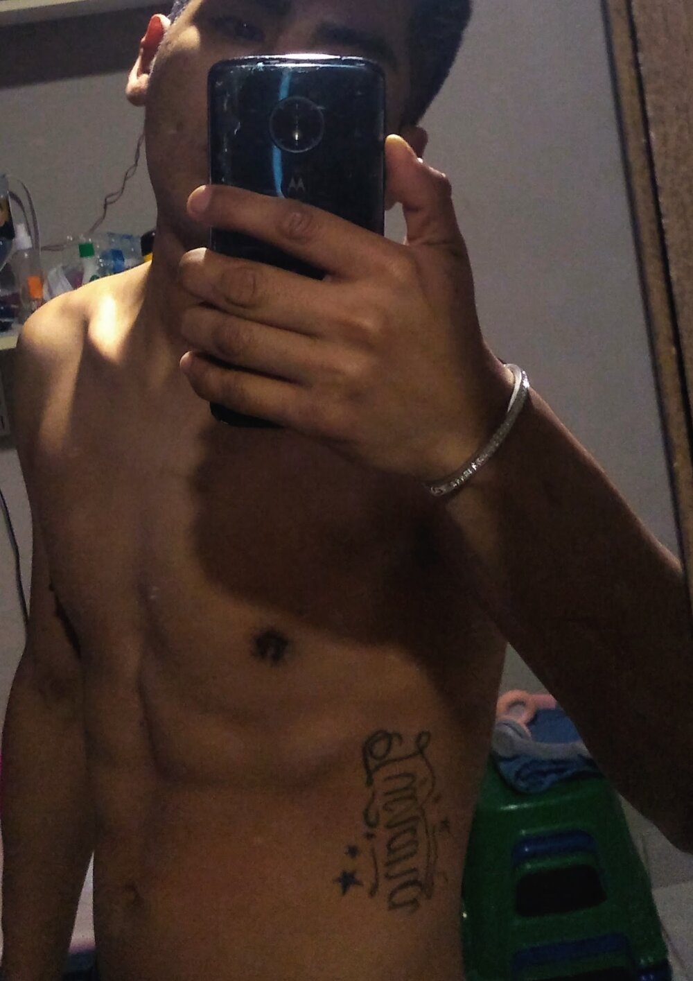 leonroots from stripchat