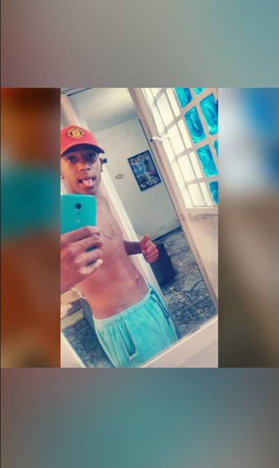 Pau_pretro