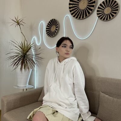 livesex.fan BlissAtlee livesex profile in japan cams