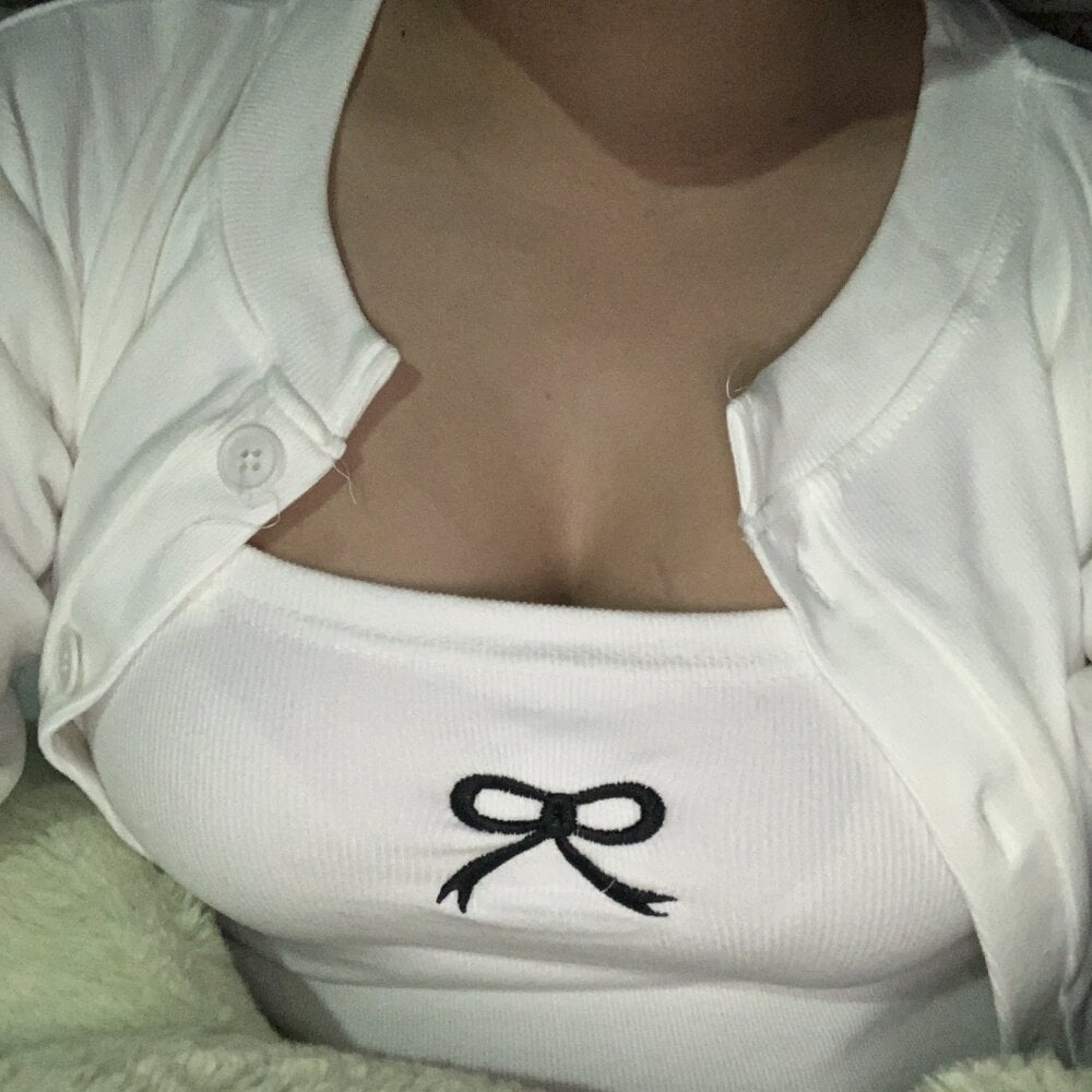sexlivecamsites.com kimyonon livesex profile in where-you-get-hot cams