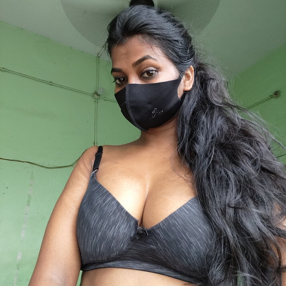 renu_143's Offline XXX Chat