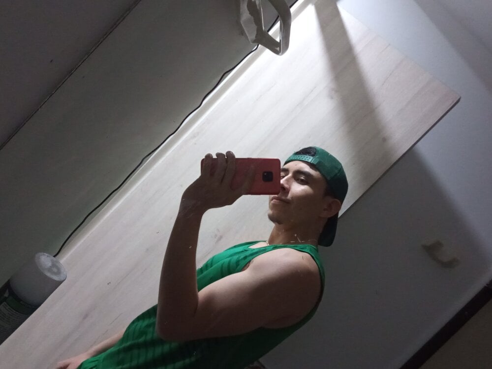 Eross_Santy profile