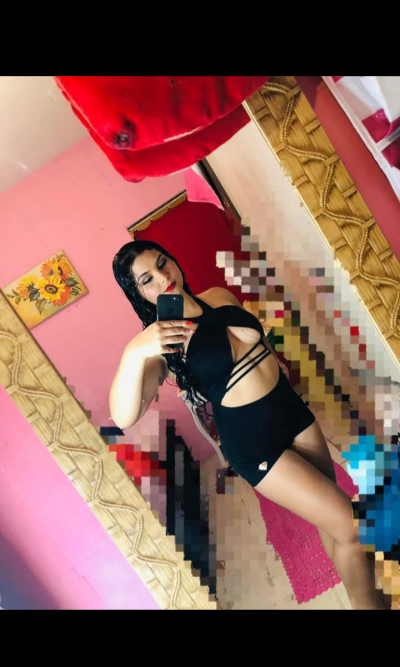 Jujunovinh Female Brunette Live Webcam Sex