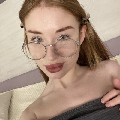 willow_fox on StripChat