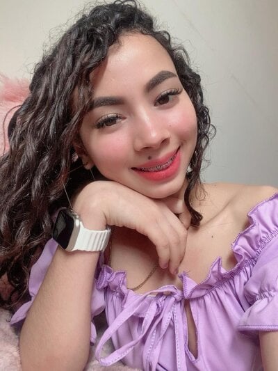 cami_laa from stripchat