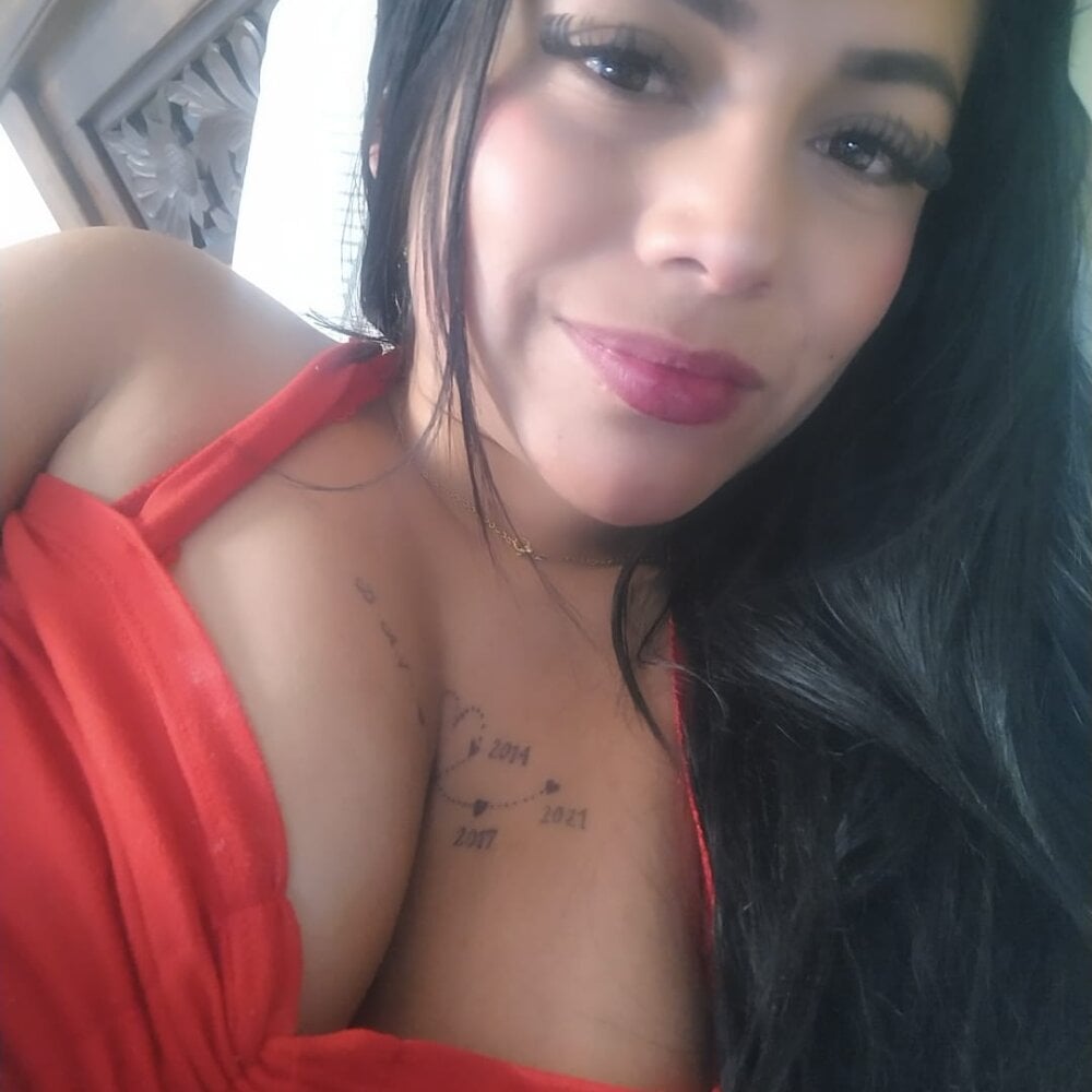 bomboncito_hot profile