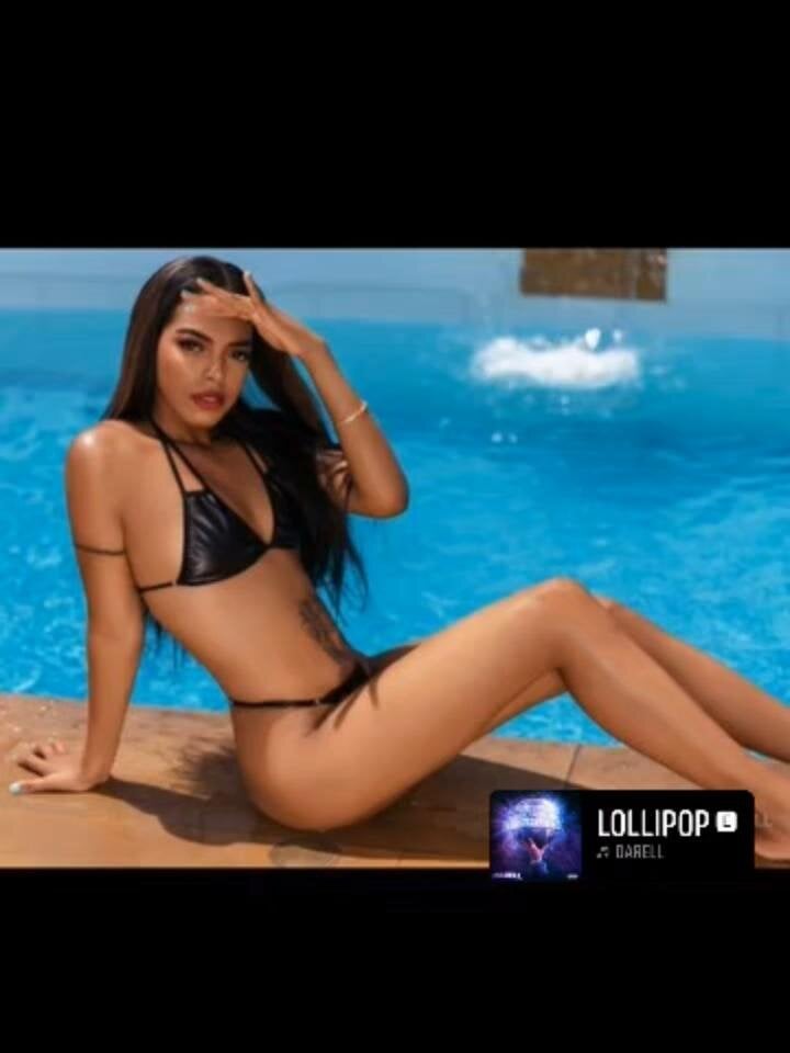 free6cams.com lunavelvet282711 livesex profile in in-the-avenue-of-your-imagination cams