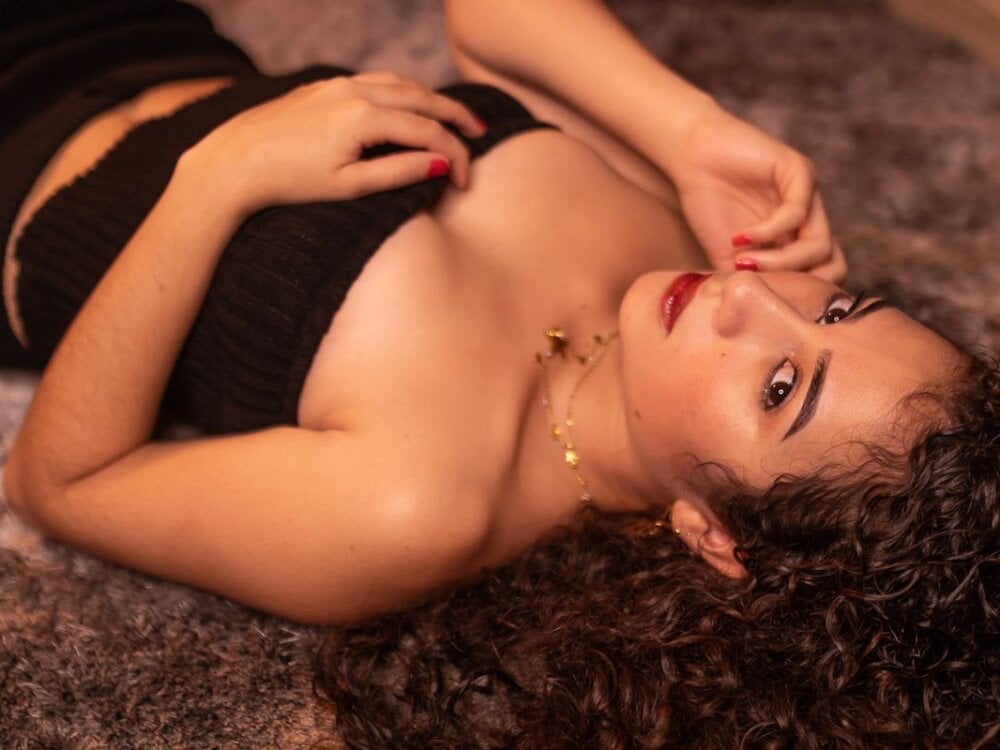 Bella_ponce profile