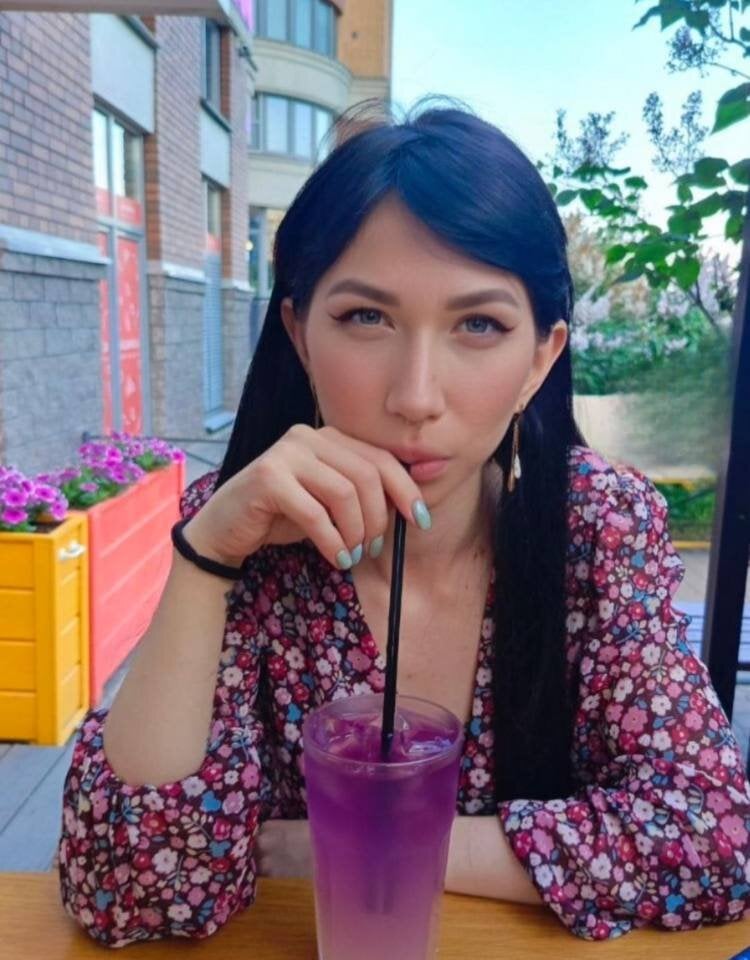 show2cam.com nighted_sofia livesex profile in white cams