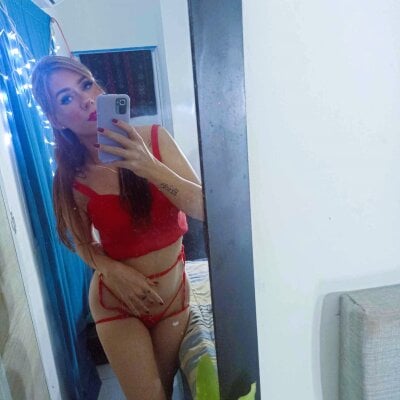 nude webcam show BlondeSurpriseTS