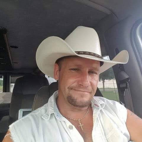 str8stallion's Offline XXX Chat