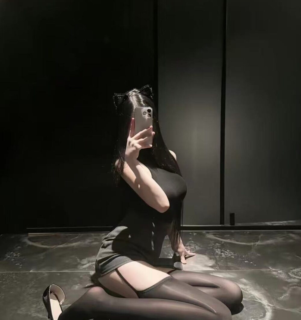 mega-camsex.net ximi1 livesex profile in in-the-class-room cams