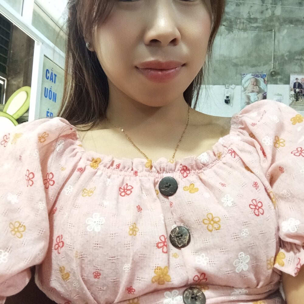 Cam girl Maylylo