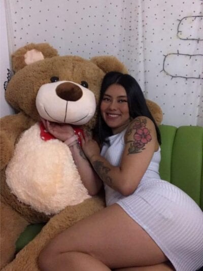 emily_22x on StripChat