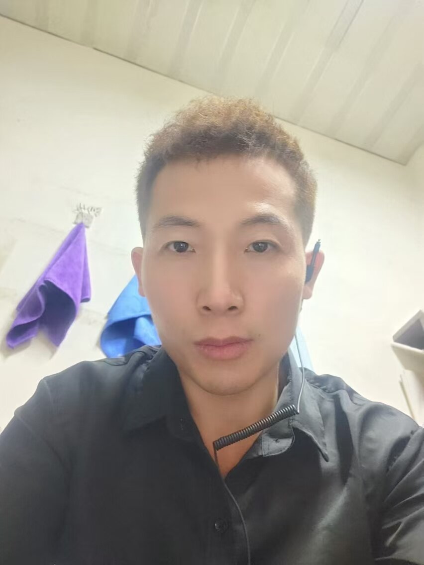 ChineseBoy2180