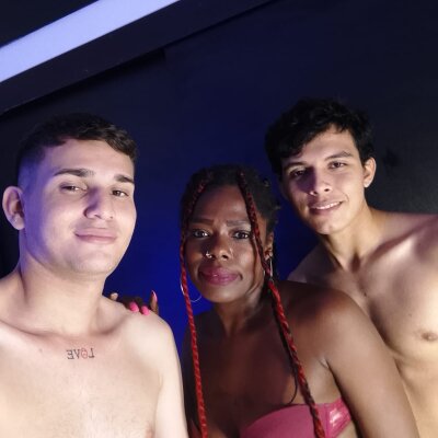 love_withmikeandaxel_ww Avatar